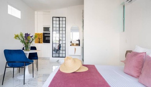 Studio Apartment with Kitchenette