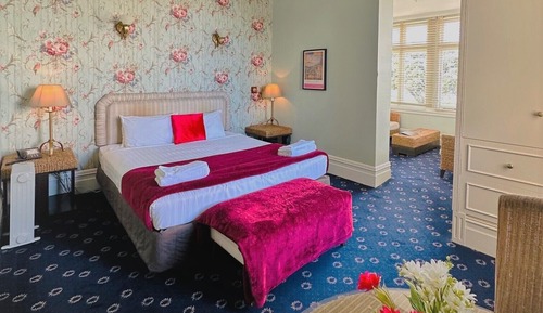 Habitación, vistas al puerto (King Room with Sunroom)