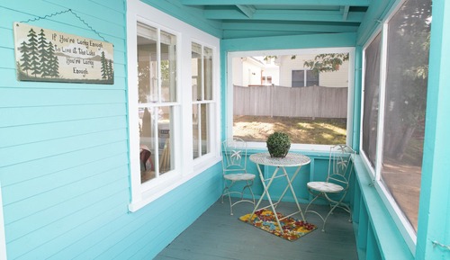 Two Bedroom Cottage - One Queen + Two Twins