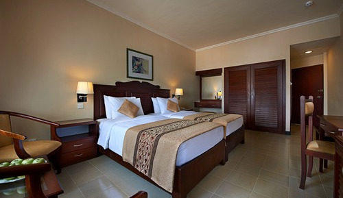 Standard Twin Room with Sea View