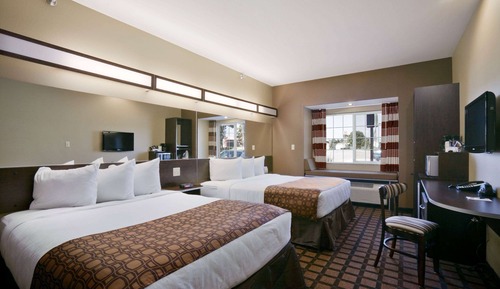 Habitación, 2 camas de matrimonio, accesible para personas con discapacidad, bañera