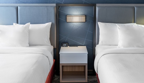 Suite, 2 camas de matrimonio (Mobility Accessible, Tub)