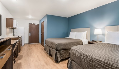 Habitación básica, 2 camas de matrimonio, bañera accesible, no fumadores (Accessible Tub)