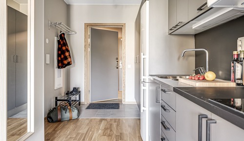 Studio Single Standard