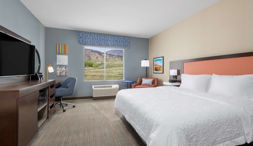 Habitación, 1 cama de matrimonio grande (Mobility & Hearing, Roll-in Shower)