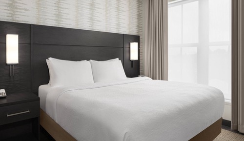 Suite estudio, 1 cama de matrimonio grande con sofá cama, no fumadores (Hearing Accessible)