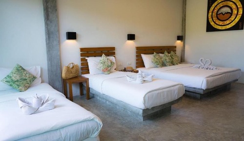 Deluxe AC with Airconditioning