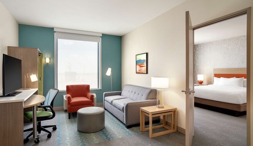 Suite, 1 cama de matrimonio, accesible para personas con discapacidad, bañera (Mobility & Hearing)