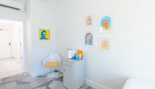 Room 214: Classic Queen