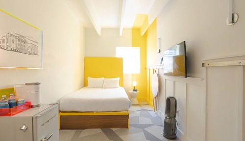 Room 114: Classic Queen