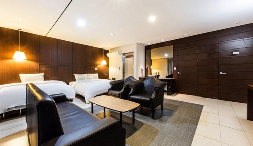 Room (VIP (random assignment))