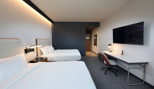 Habitación, 2 camas de matrimonio (Mobility/Hearing Access, Roll-In Shwr)