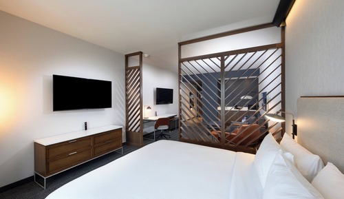 Habitación Deluxe, 1 cama de matrimonio grande con sofá cama (Hearing Accessible)