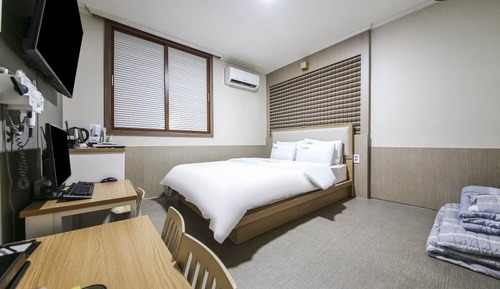 Room (Korean room + bed (non-smoking room) )
