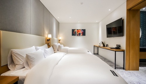 Room (Suite Twin (cancellation not possible)