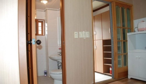 Room (Sound of water)