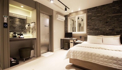 Room (Standard room B)