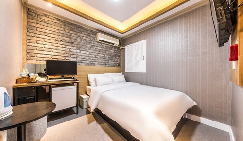 Room (Semi-Special Room)