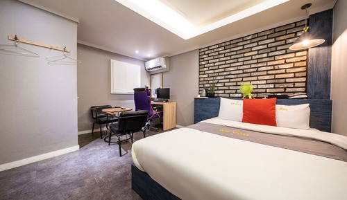 Room (Premium - Parking Available (Gaming P)