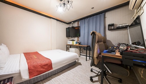 Room (Couple PC (Super high specification c)