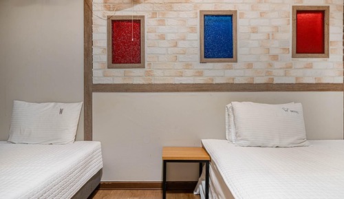 Room (Twin (10000 won per additional person)