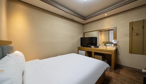 Room (Standard room (in-house restaurant in)