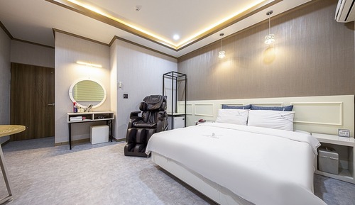 Room (Special Room - Massage Chair PC Batht)