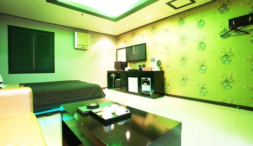 Room (Semi-Special Room)