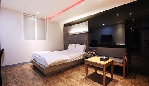 Room (Special room (Netflix available/Air p)