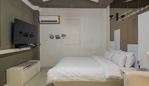 Room (Special Room (Netflix/YouTube Availab)