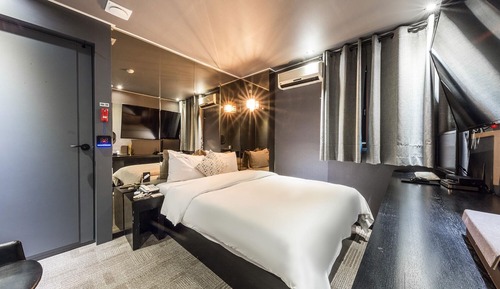 Room (Event Room (65 inch TV Netflix Tiving)