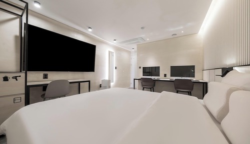 Room (COUPLE GAMING Walkie Special - No Par)