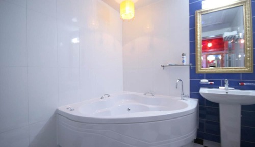 Room (Special room (Netflix viewing availab)