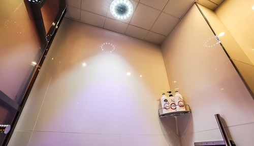 Room (Standard room (Netflix personal accou)