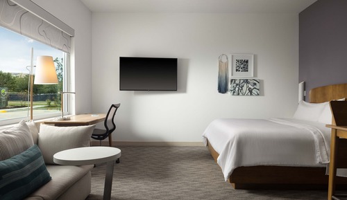 Habitación estándar, 1 cama de matrimonio grande (Mobility Accessible, Transfer Shower)