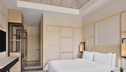 Habitación, 1 cama de matrimonio grande, patio, vistas a la piscina