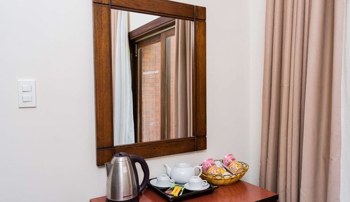 Habitación sénior doble, vistas a la piscina (Suite)