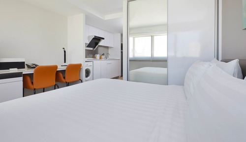 Estudio superior (Apartment)