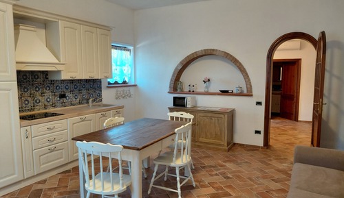 Apartamento familiar, patio, vistas a la colina