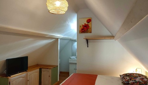 Casa tradicional, baño privado, vistas al jardín (Les deux Mésanges)