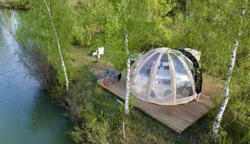 Dôme étoilé sur île