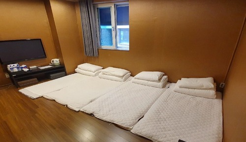 Room (Ondol triple room)