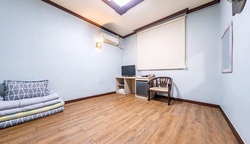 Room (Small ondol (old building/movie/washe)