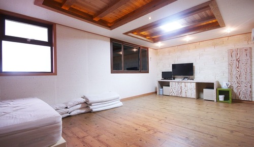 Room (Korean Style Room VIP (Netflix Roofto)