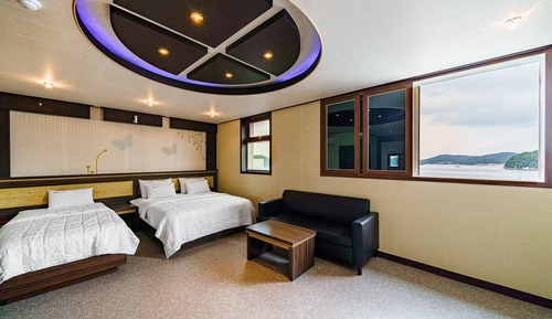 Room (Twin VIP - Ocean VIew (Netflix Roofto)