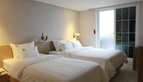 Room (Suite B (Queen & single bed/Barbecue )