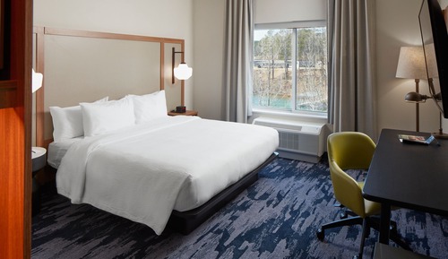 Habitación, 1 cama de matrimonio grande, vistas al lago (Mobility Accessible, Roll-in Shower)