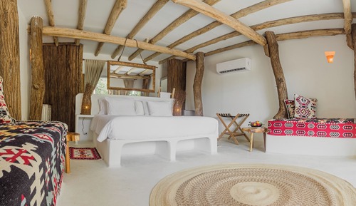 Suite junior, varias camas, terraza, vistas al jardín