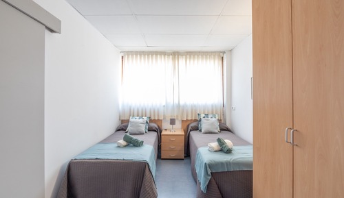 Estudio superior, 2 camas individuales