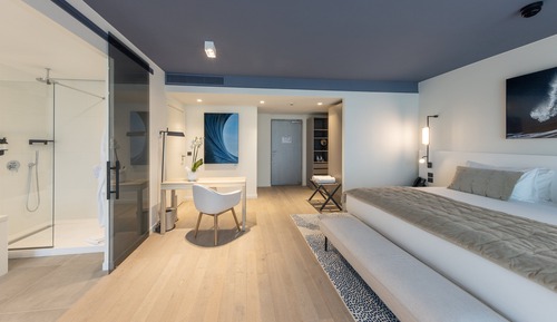 Suite, 1 cama de matrimonio grande, acceso a la piscina